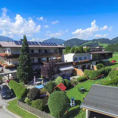 Angerer Alpine Und Familienappartements Tirol Апарт-отель Райт (Альпбахталь)