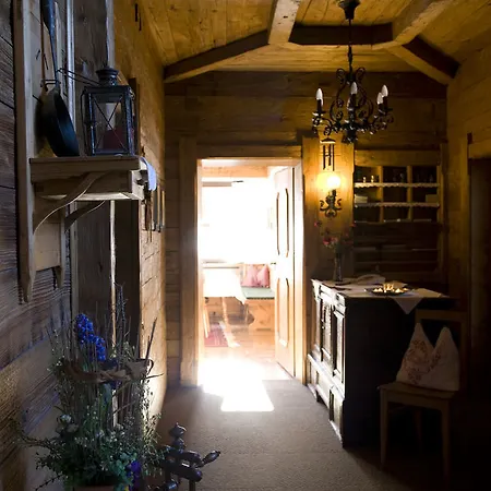 Aparthotel Angerer Alpine Suiten Und Familienappartements Tirol 2*