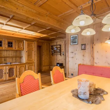 Angerer Alpine Und Familienappartements Tirol 4*