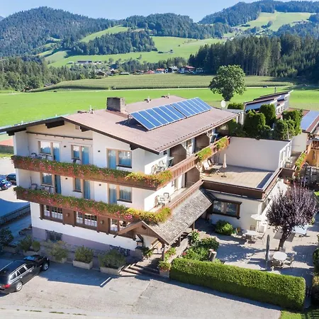 Aparthotel Angerer Alpine Suiten Und Familienappartements Tirol