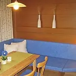 Angerer Alpine Und Familienappartements Tirol 4*
