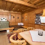 Angerer Alpine Und Familienappartements Tirol Apartmanhotel