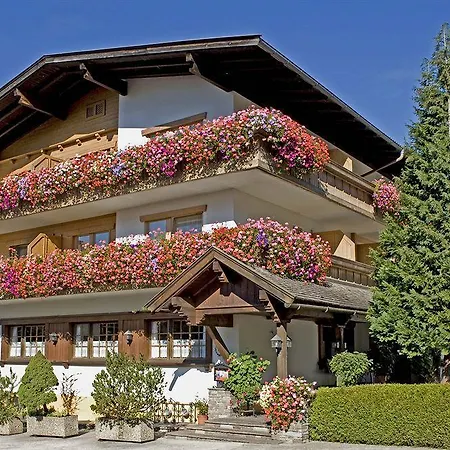 Aparthotel Angerer Alpine Suiten Und Familienappartements Tirol