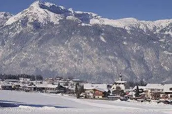 公寓式酒店 Angerer Alpine Und Familienappartements Tirol 4*